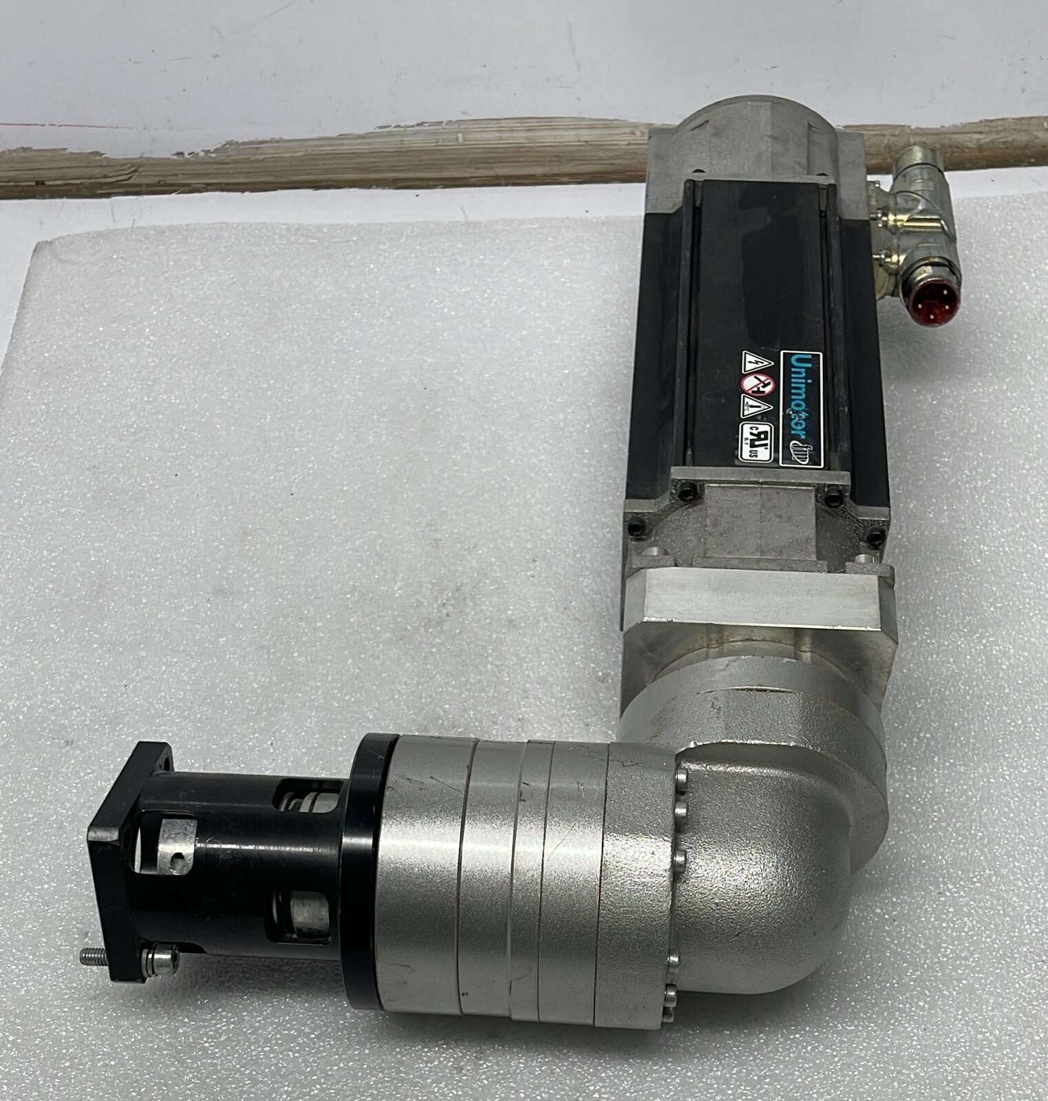 Nidec Servo Motor 095E3C600BBCAA100190-SNPP W/ EVL-090B-10-S6-19EB19