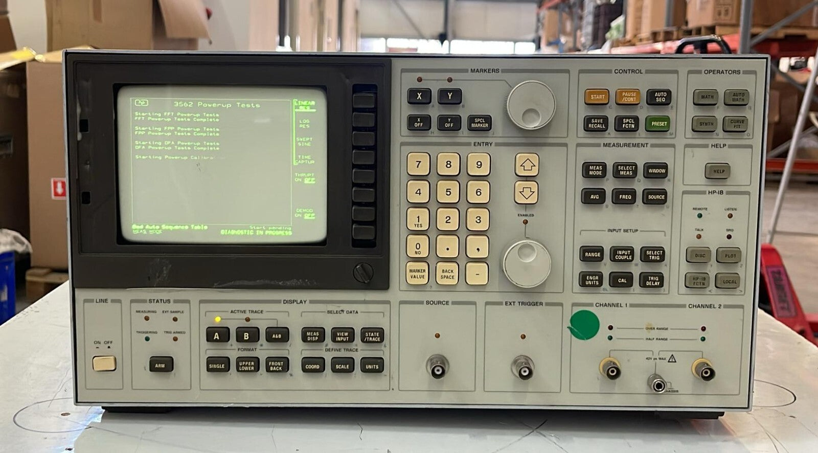 HP 3562A dynamic signal analyzer laboratory test instrument