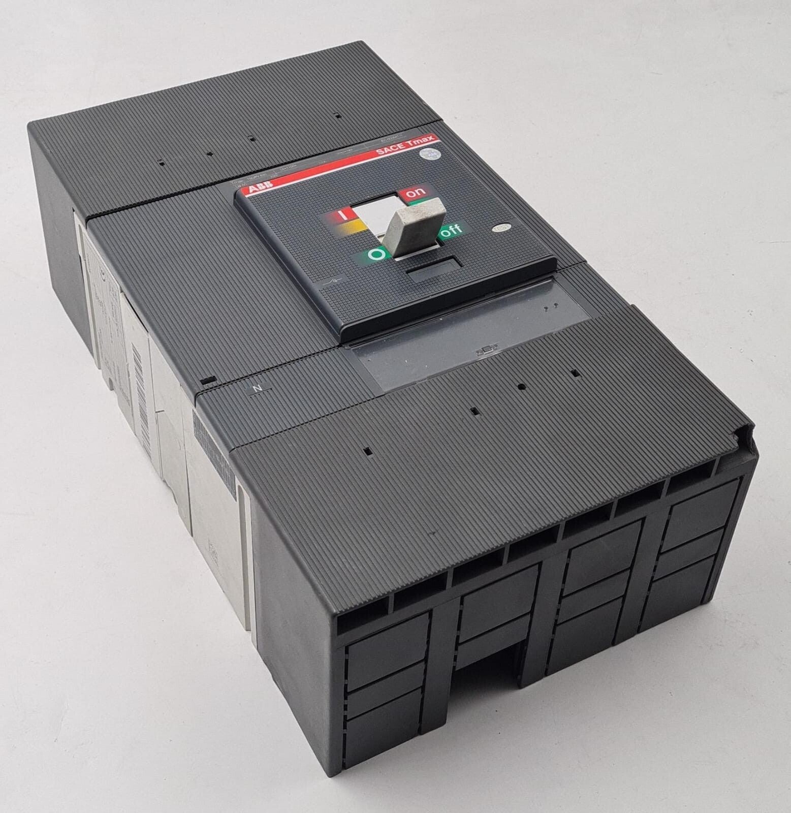 ABB SACE TMAX T5D/PV 630 MAGNETOTHERMAL SWITCH Circuit Breaker BD21147120