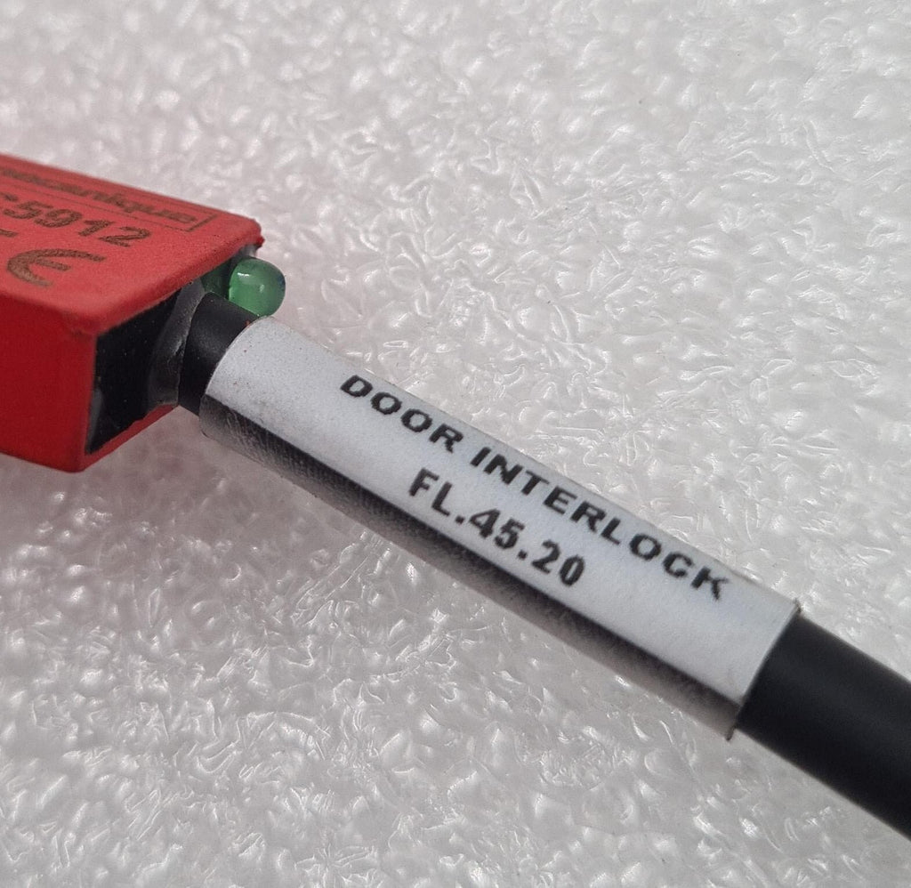 Telemecanique Safety Door Interlock Magnetic Switch XCSZC5912 XCSZC 5912