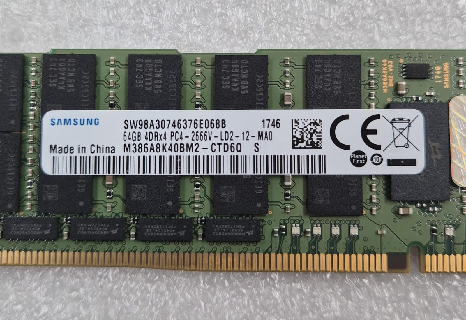 SAMSUNG 64GB 4DRx4 PC4-2666V M386A8K40BM2-CTD6Q Server Memory RAM LENOVO 01DE975