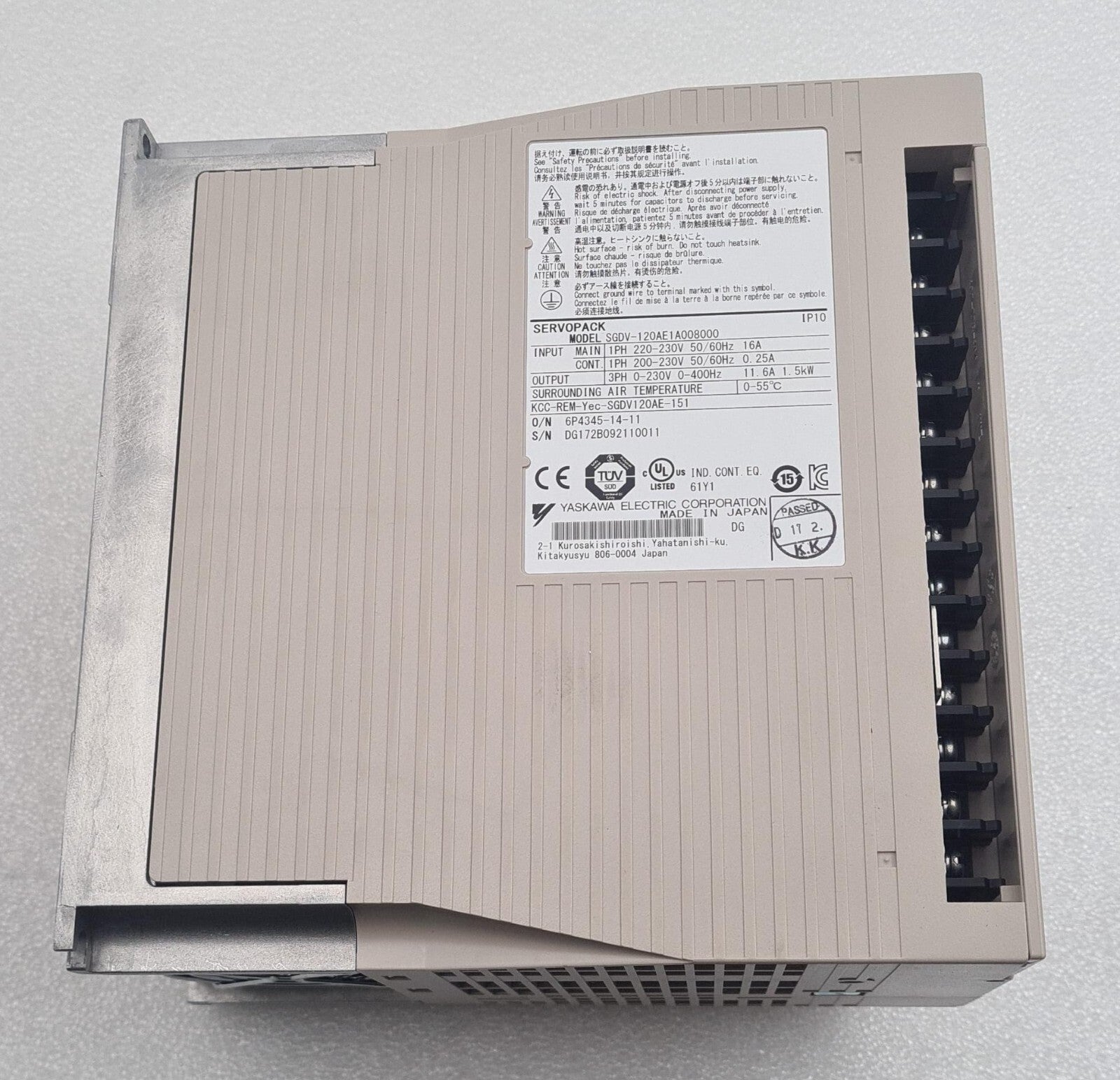 Yaskawa Servopack SGDV-120AE1A008000 200V AC servo drive with front control panel and industrial connectors