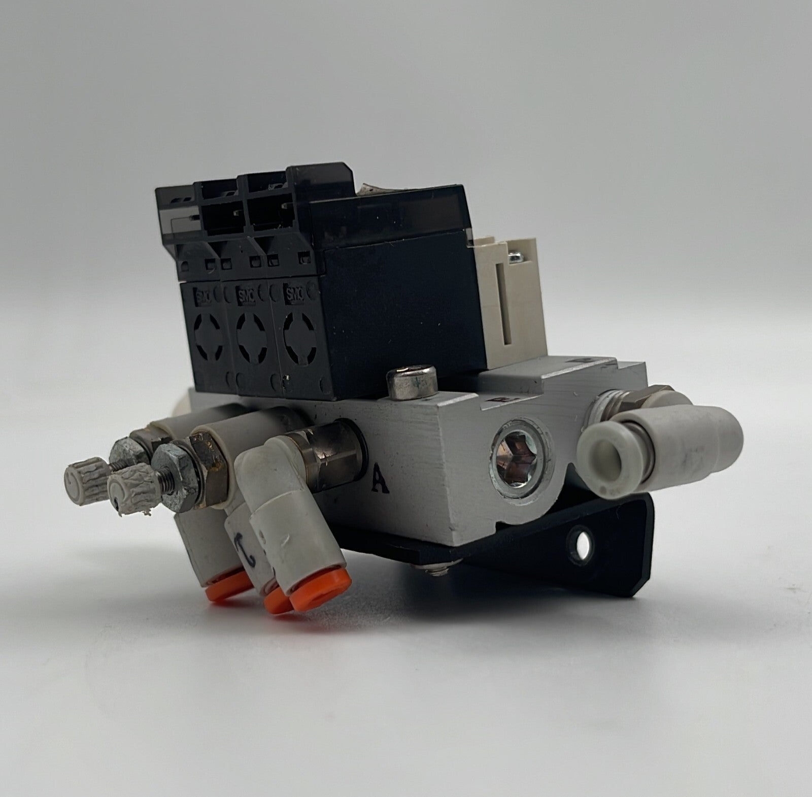 SMC SOLENOID VALVE VQ110U-5MO