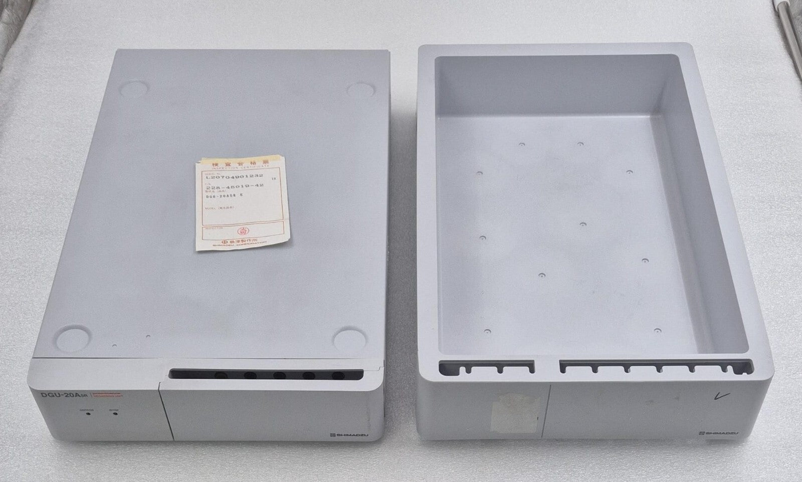 SHIMADZU DGU-20A5R Prominence DEGASSING UNIT 228-45019-42 HPLC & RESORVOIR TRAY