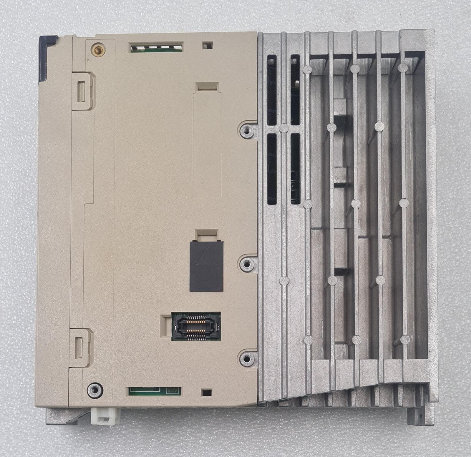 YASKAWA SERVOPACK SGD7S-2R8A20A Servo Driver 200V