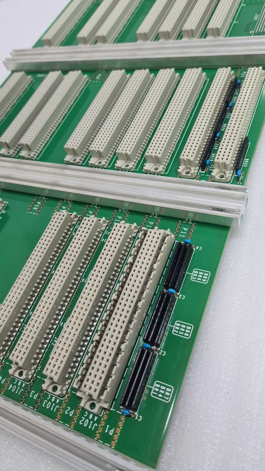 HITACHI MOTHER-B P/N 768-5037 BACKPANEL Board C 17685137