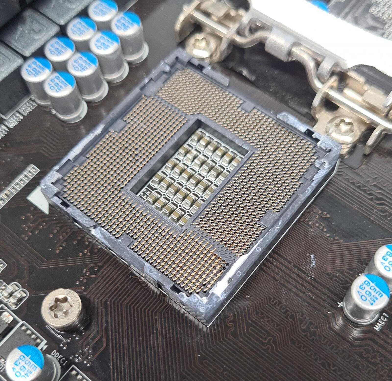GIGABYTE GA-Z170M-D3H LGA1151 DDR4 Motherboard W/ BOX & I/O Shield - FOR PARTS