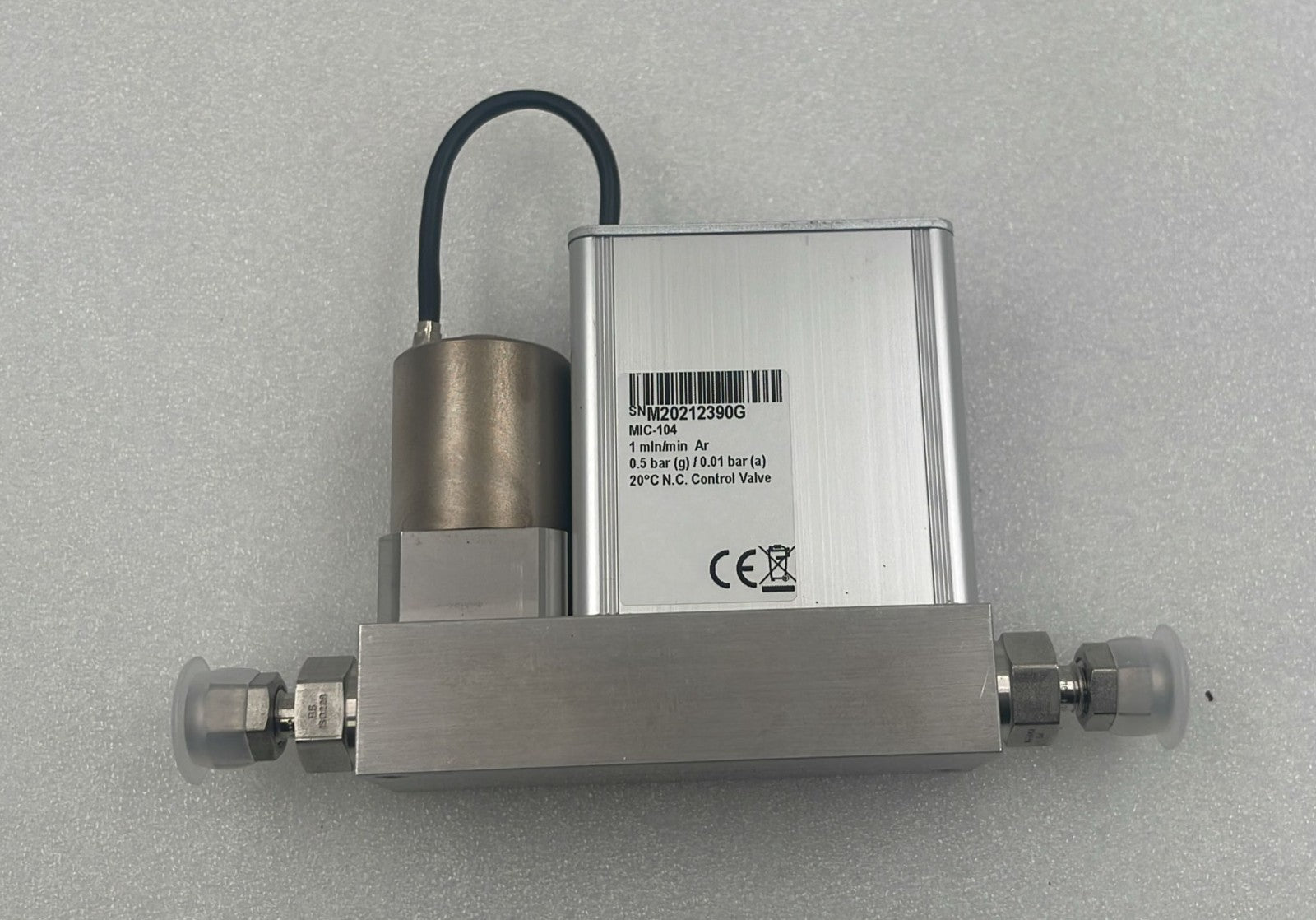 Bronkhorst MIC-104 side view with cable