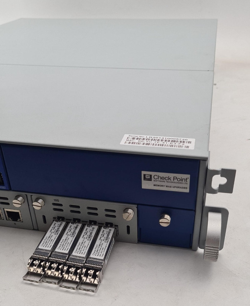 CheckPoint Software Switch P-370 13500 W/ 3* Modules 2* 500GB + 4* SFP+