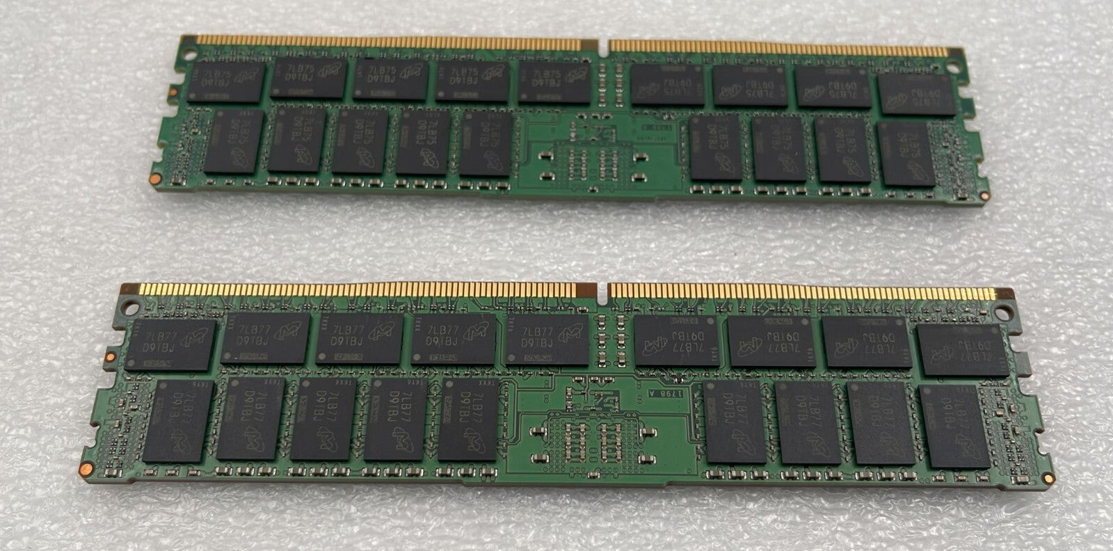 Micron 32GB DDR4 ECC RDIMM server memory module PC4-2400T