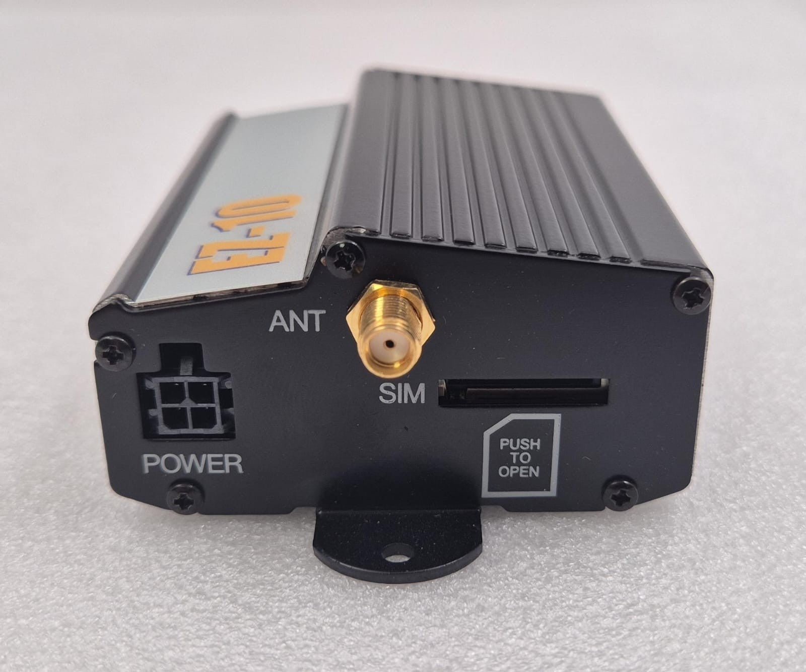GateTel EZ-10 SIM slot and antenna connector view