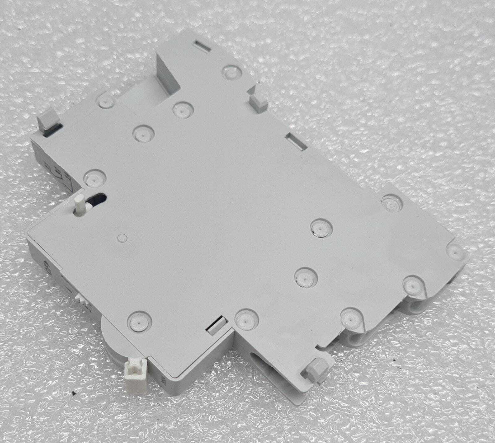 [LOT OF 4] NEW - MERLIN GERIN 26924 multi 9 Contact Auxiliary Switch 8826924B