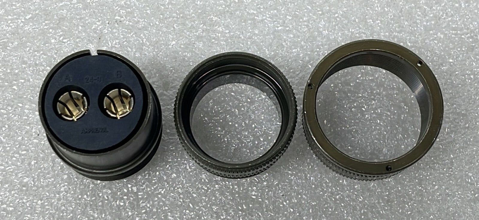 [LOT OF 3] NEW - Amphenol MS3106A24-9S Circular Plug Cable Connector