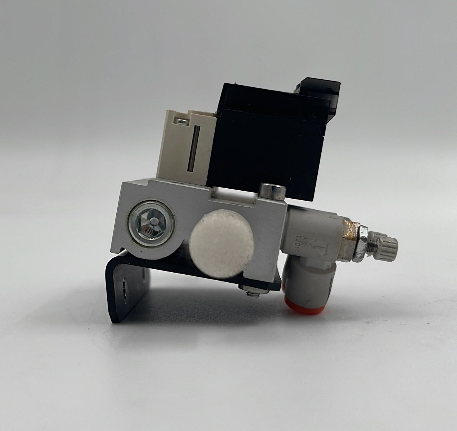 SMC SOLENOID VALVE VQ110U-5MO