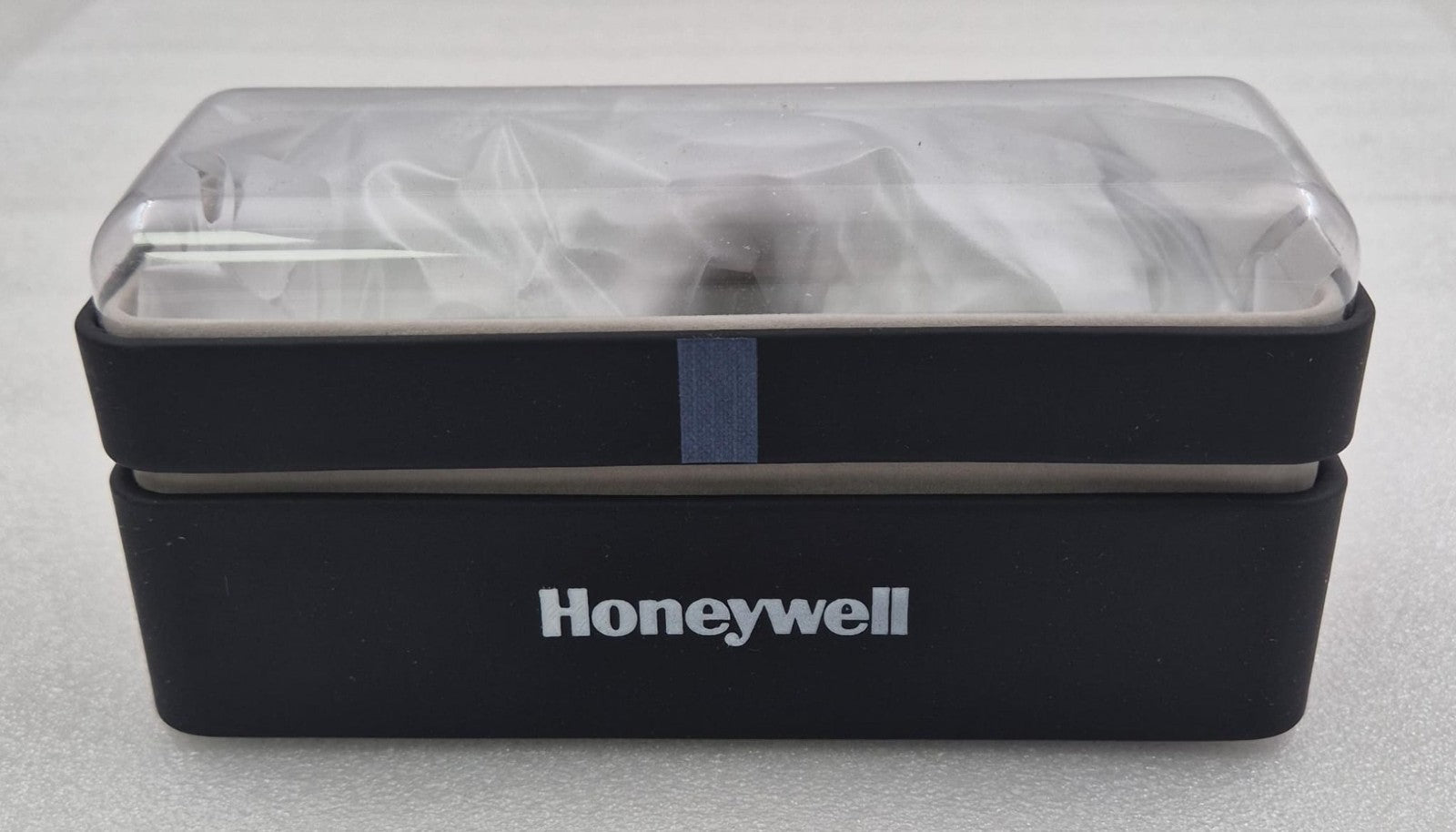 Honeywell laser protective eyewear case closed view