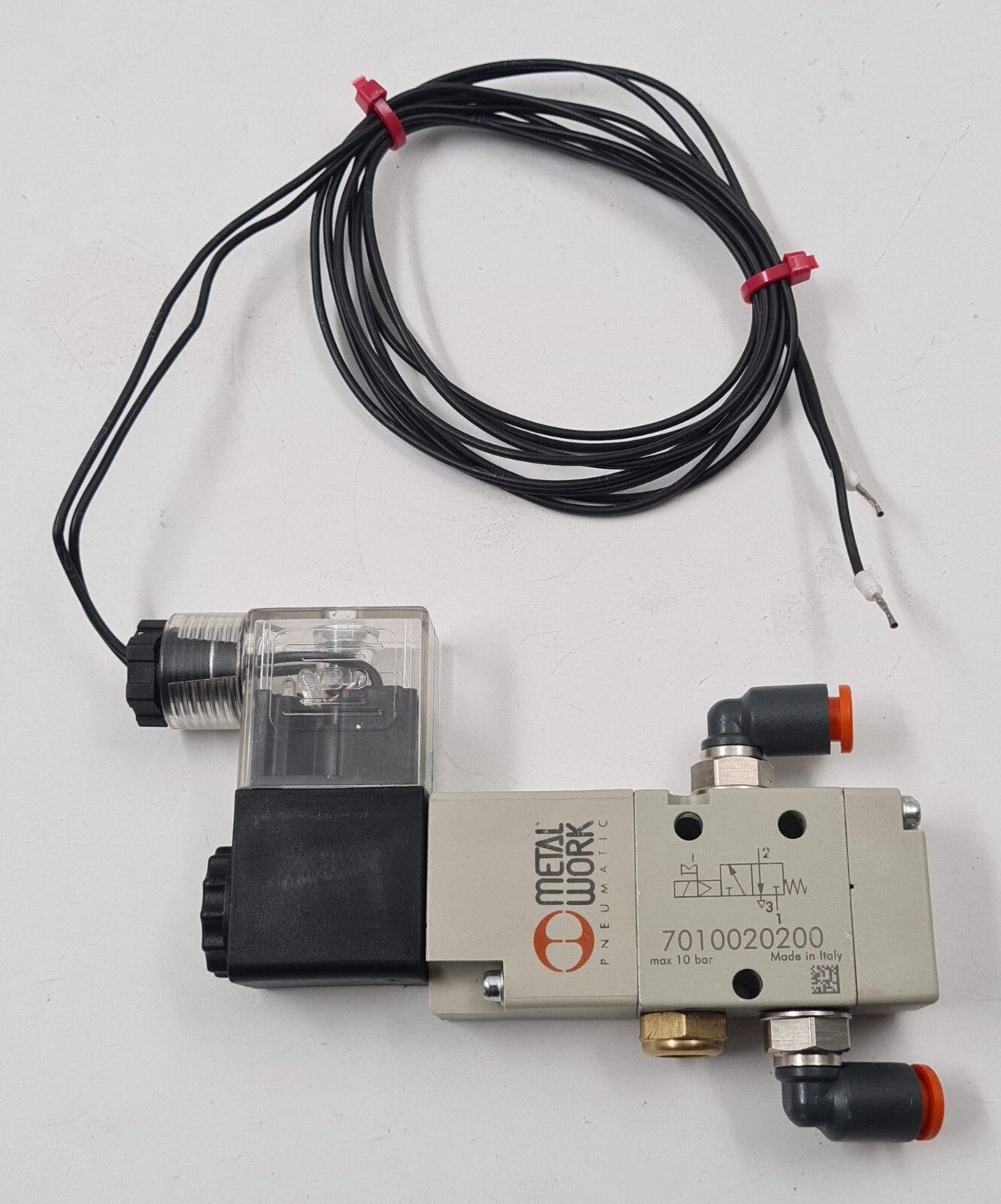 METAL WORK Pneumatic 7010020200 Solenoid Valve & Coil W32 & W0215000101