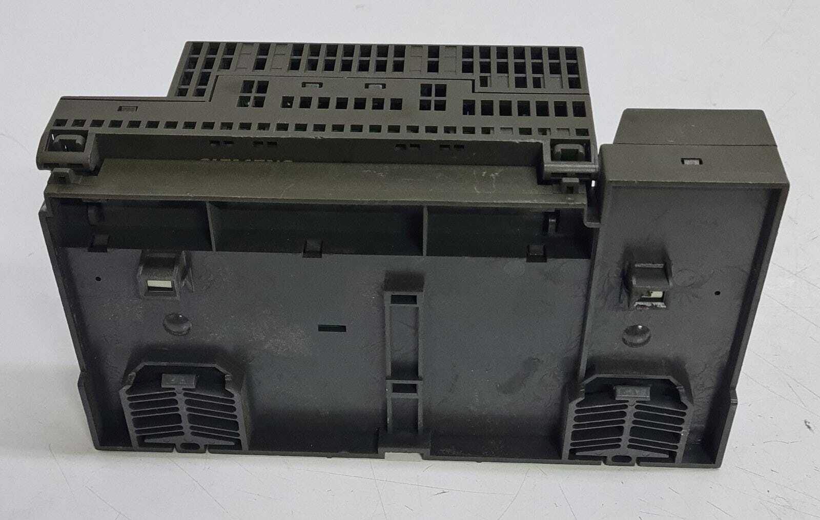 Siemens ET 200L Digital Input 133-1BL01-0XB0 DI16/DO16xDC24V W/ 193-1CL00-0XA0