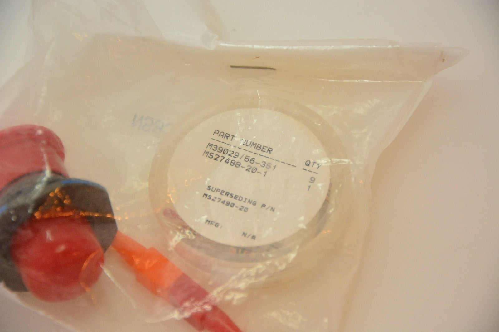 [LOT OF 3 PCS] NEW - Amphenol D38999/24WC8SN M39029 Mil Spec Connector