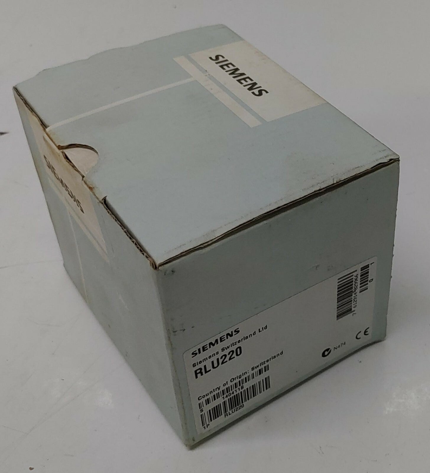 SIEMENS RLU220 UNIVERSAL CONTROLLER 1 CONTROL LOOP 2 ANALOG OUTPUTS AC 24 V