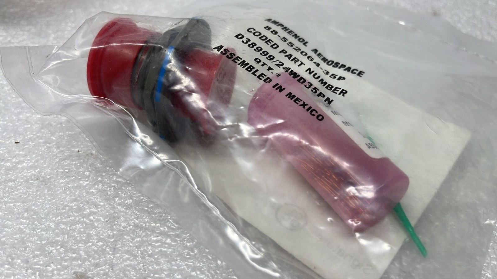 [LOT OF 4] NEW Sealed - Amphenol D38999/24WD35PN Circular Mil Spec Connector