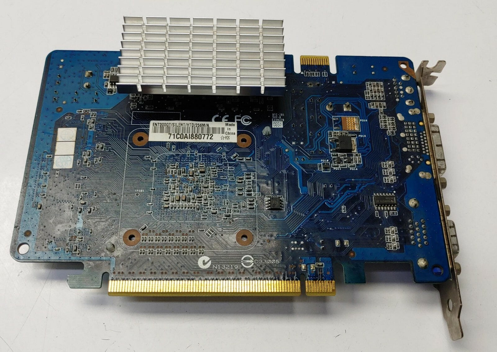 ASUS EN7300GT/SILENT/HTD/256M/A 256MB VGA DVI DDR2 PCIe VGA Passive