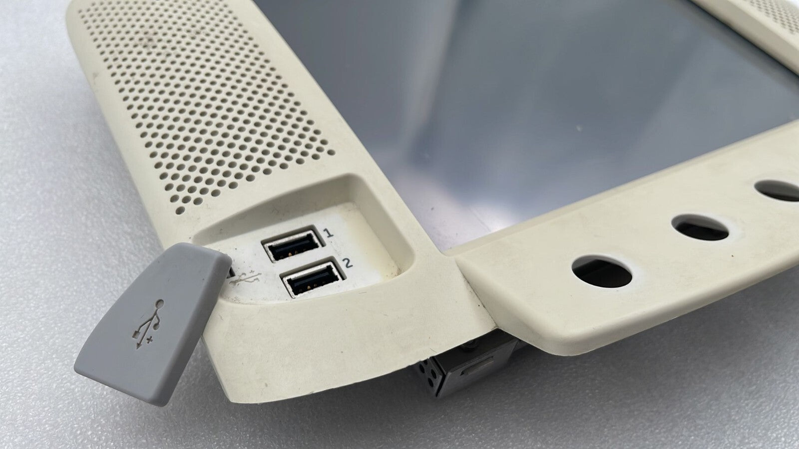 GE Vivid E9 Ultrasound Touch Screen Monitor 9375-00602-901 GA200865 EsterLine