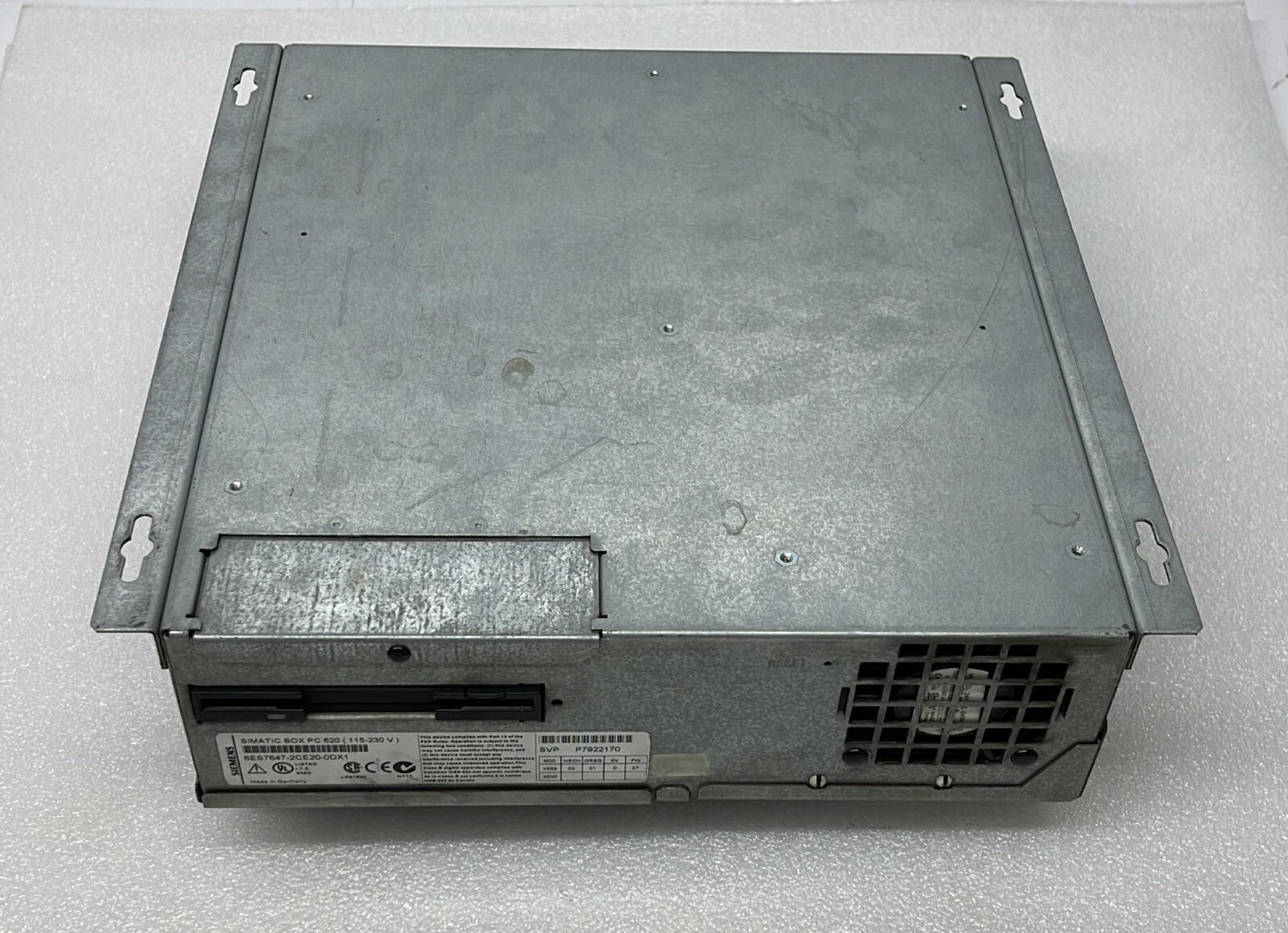 SIEMENS SIMATIC BOX PC 620 6ES7647-2CE20-0DX1 **AS-IS**