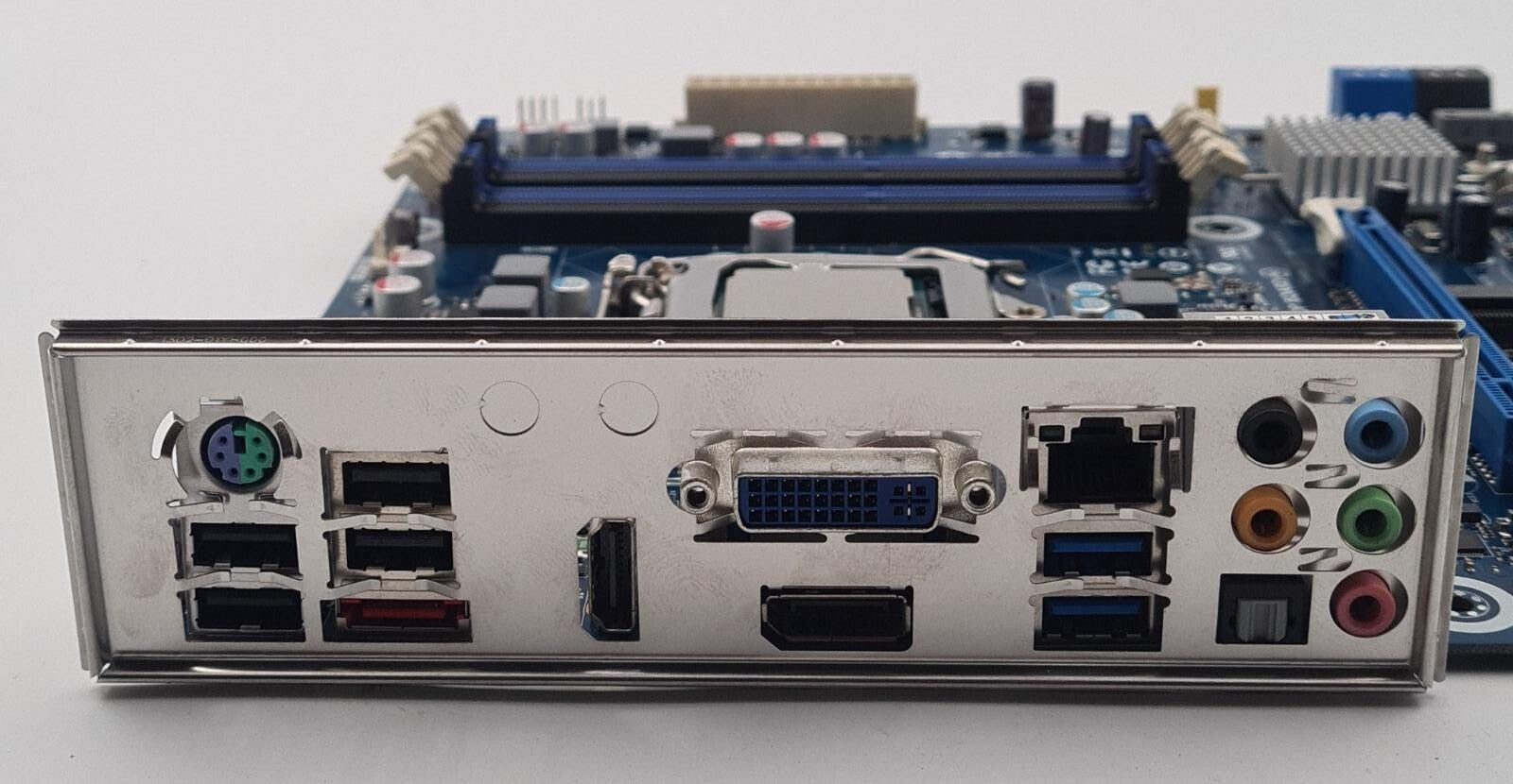 Intel Desktop Board DH77KC SOCKET AA G39641-400 I/O SHIELD W/  i7-3770