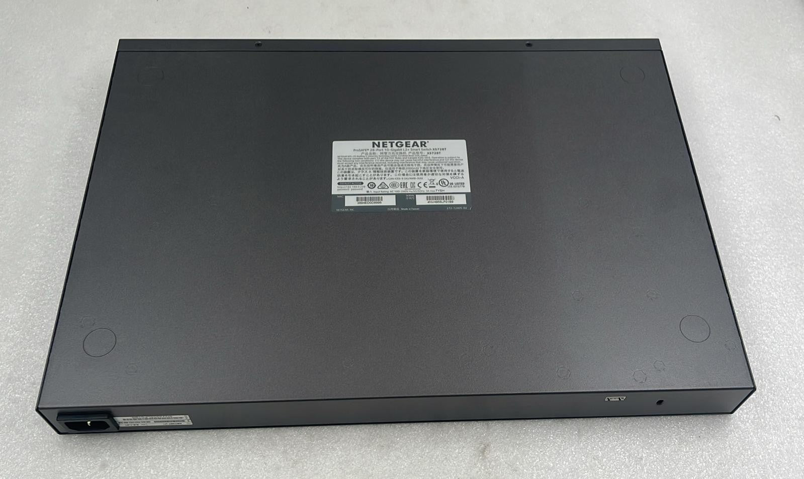 Netgear XS728T-100NES 28-port 10-Gigabit smart managed Pro network switch front panel view