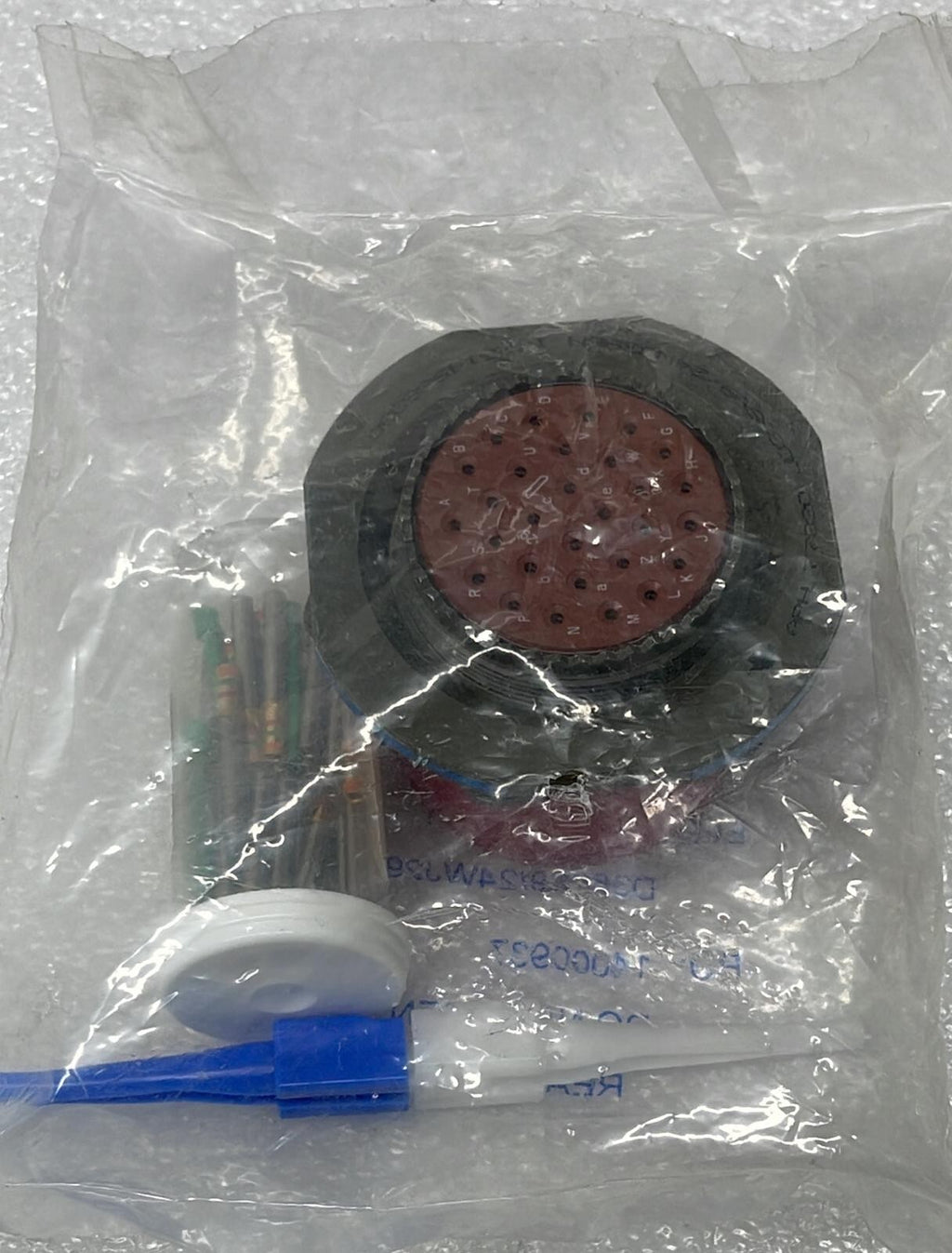 [LOT OF 5] NEW SEALED- AMPHENOL D38999/24WJ29PN Circular MIL Spec Connector