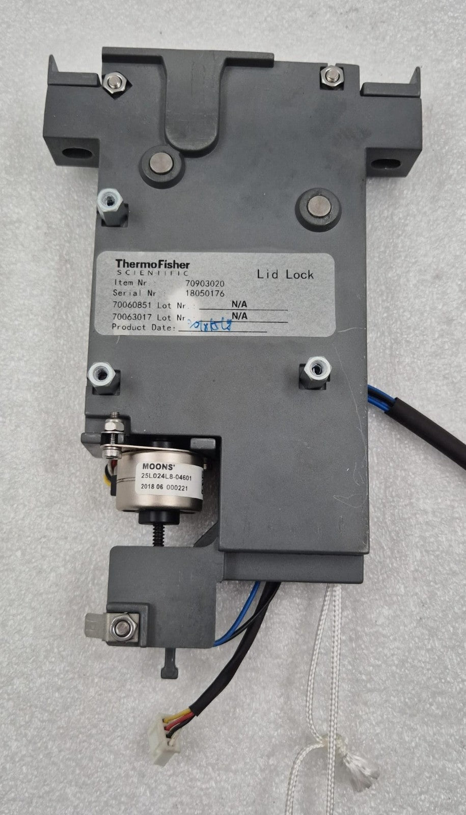 Thermo Scientific Lid Lock 70903020 for Heraeus Megafuge 8 Laboratory Centrifuge