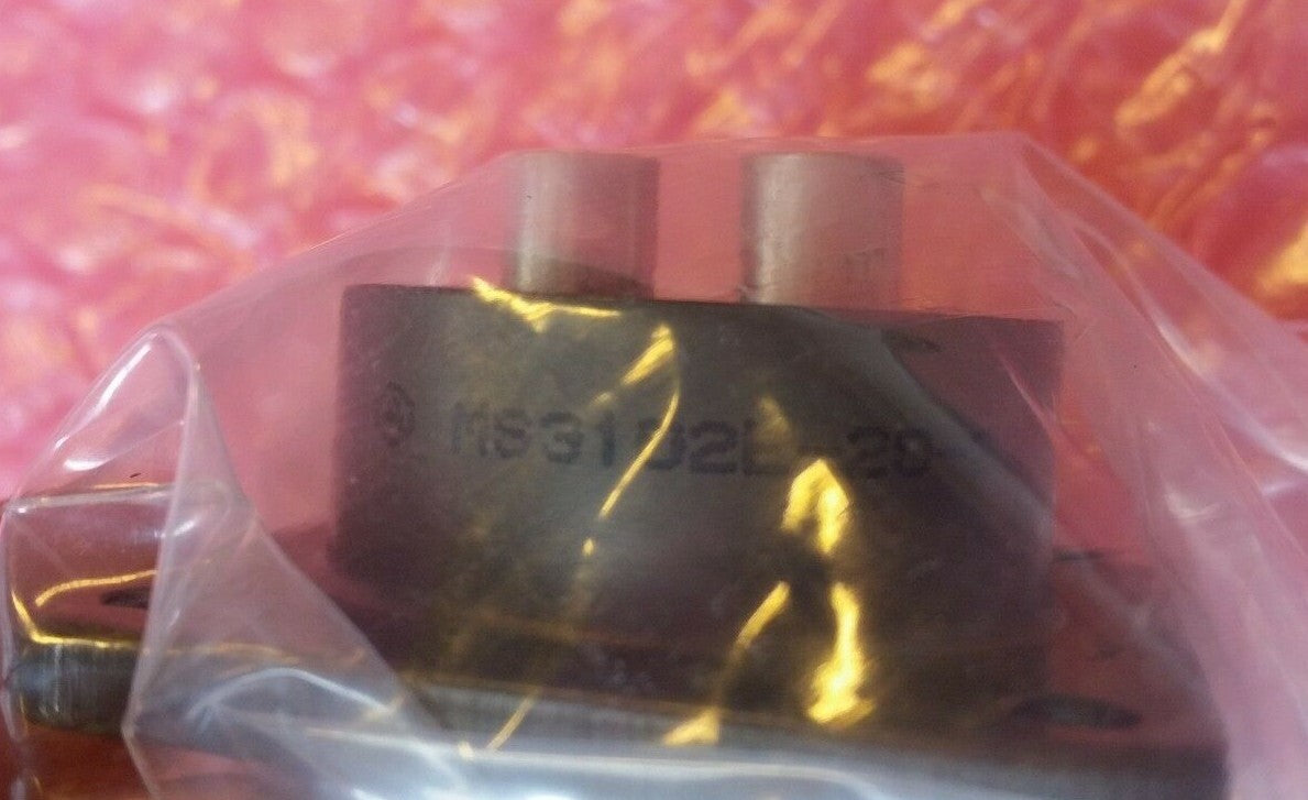 [LOT 3 PCS] NEW - Amphenol MS3102E-20-23S Circular Mil Spec Connector Conn 2 pos