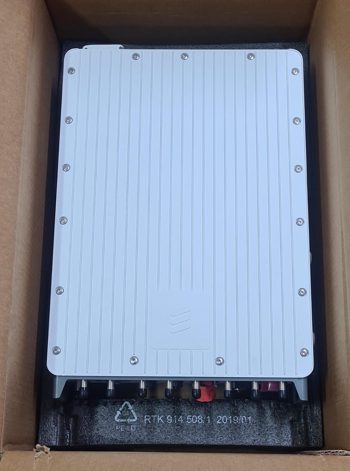 NEW - Ericsson Radio 8823 B42 KRC 161 666/1 Remote Head Unit RRUS R1F