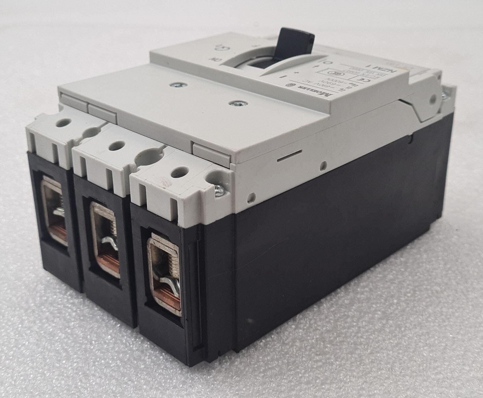 Moeller NZM 1 B1-A40 3 Pole Circuit Breaker 60947 DIN VDE 0660 690V AC