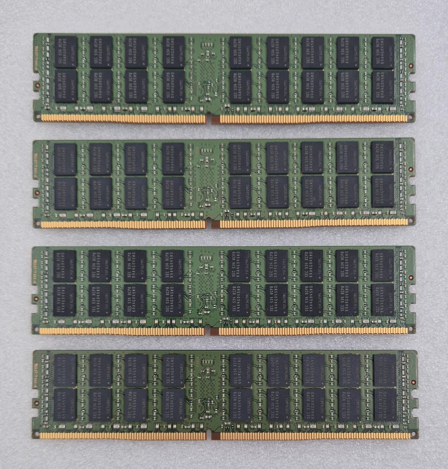 [LOT 4 PCS] Samsung 16GB ECC RAM modules arranged together
