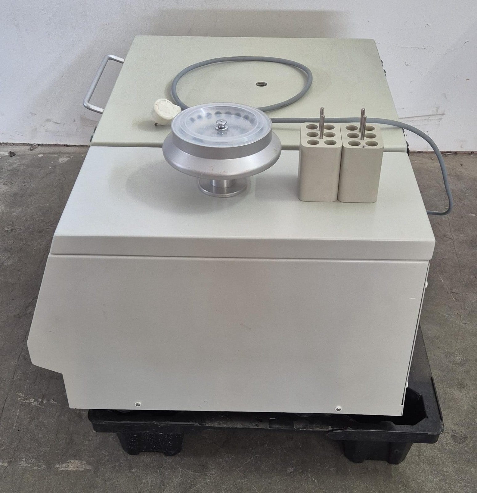 HERMLE Z 383 K Lab Refrigerated Centrifuge W/ Rotor & Buckets