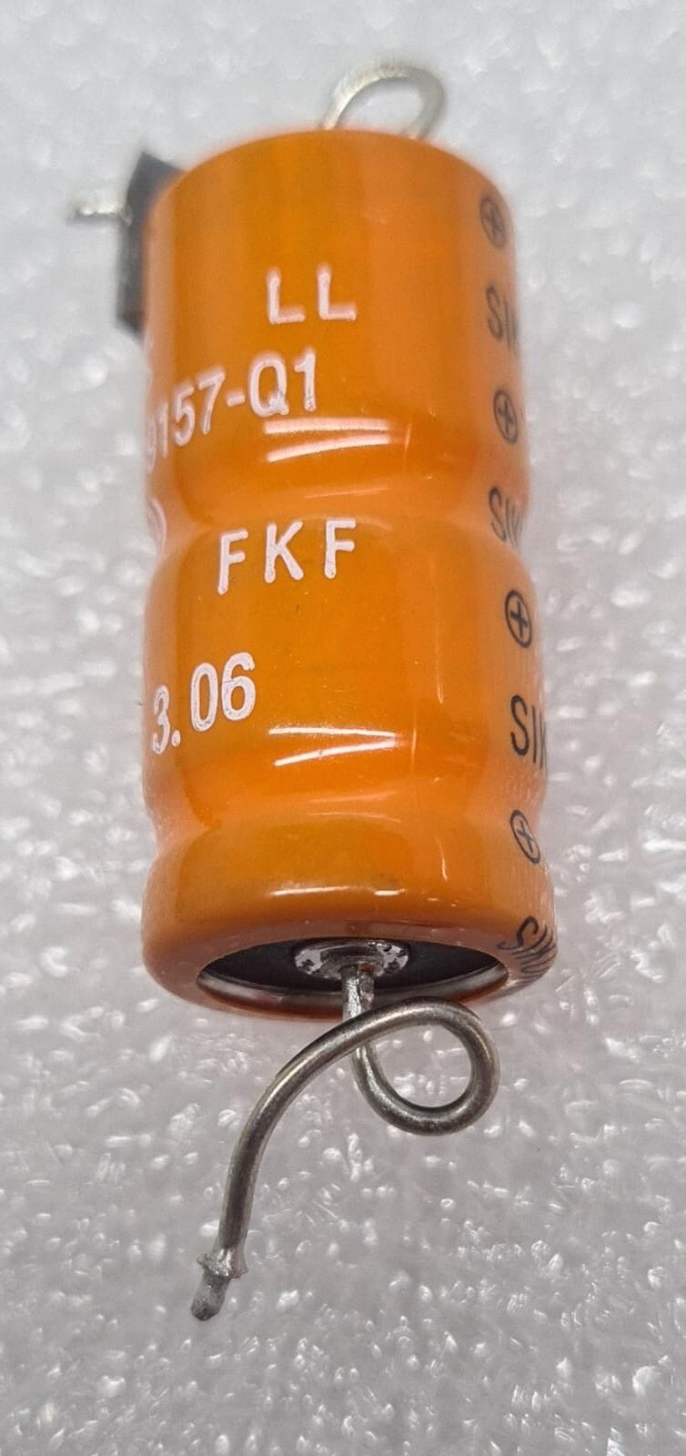 [LOT OF 70] EPCOS SIKOREL 125 B41693 LL 150UF 100V Axial Electrolytic Capacitors