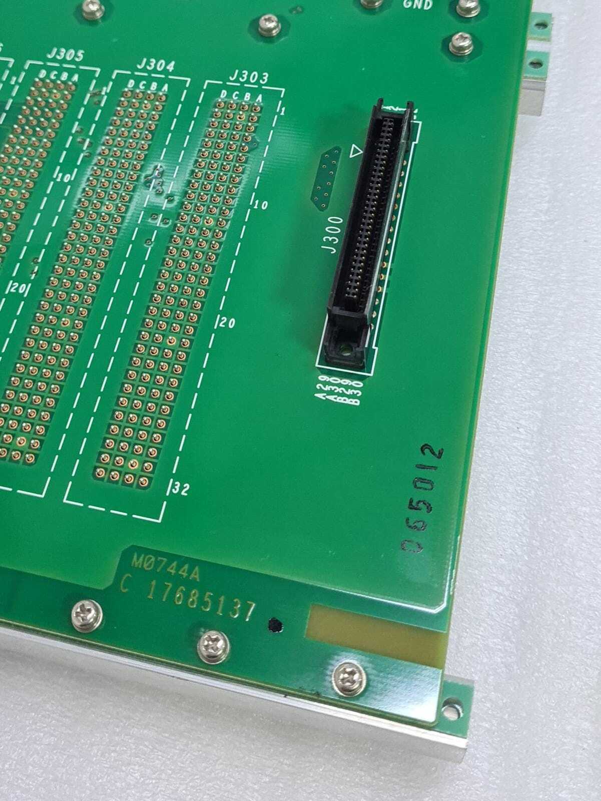 HITACHI MOTHER-B P/N 768-5037 BACKPANEL Board C 17685137