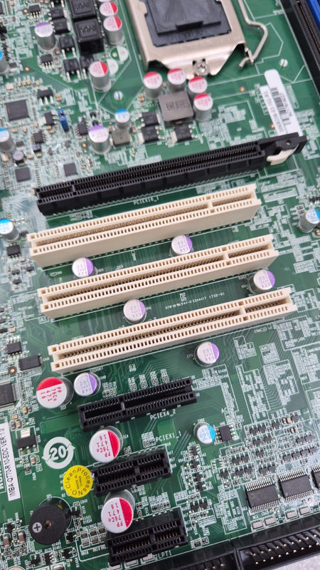 IEI IMBA-Q770-R10-EDC PCIe and PCI expansion slots view