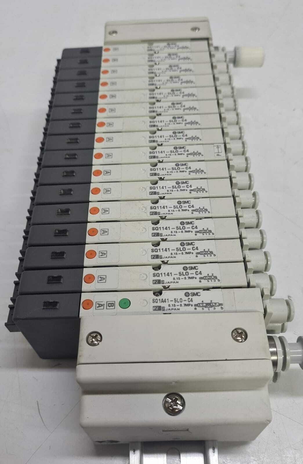 [LOT OF 16] SMC solenoid valve Bank 15* SQ1141-5LO-C4 + 1* SQ1A41-5LO-C4