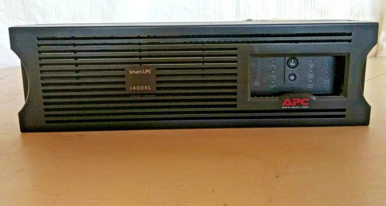 APC Smart-UPS 1400XL Power Supply 1400VA 1050W 230V UPS with batteries