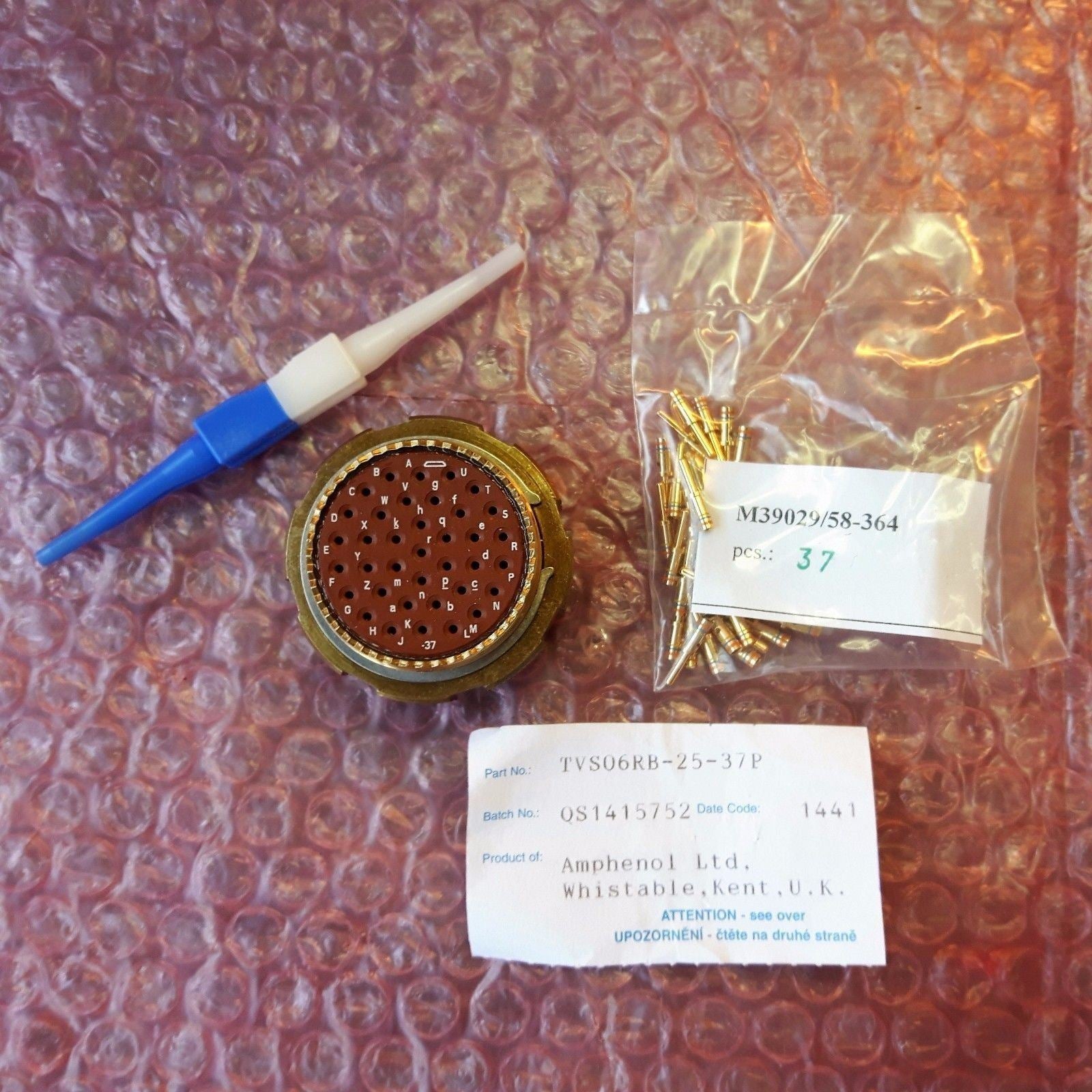 Amphenol TVS06RB-25-37P Mil Spec Connector Plug With Contacts