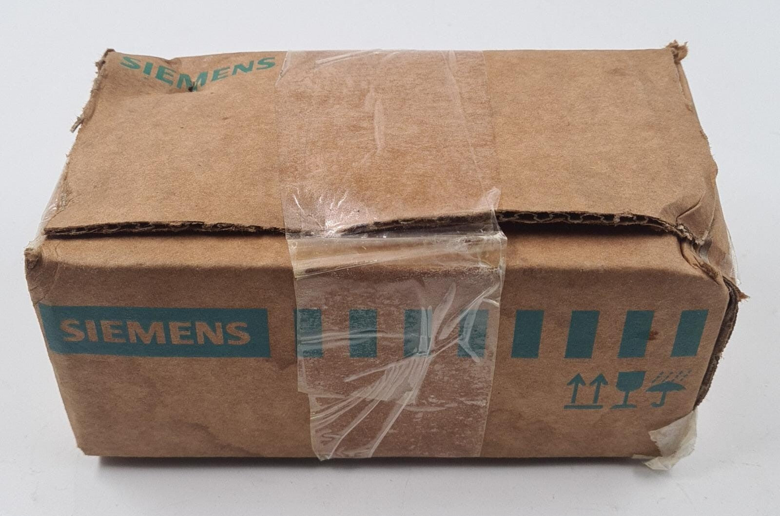 NEW - Siemens 3VL9600-4TG30 Multiple Feed-in Cable Terminal (Pack of 3*  ILSCO)