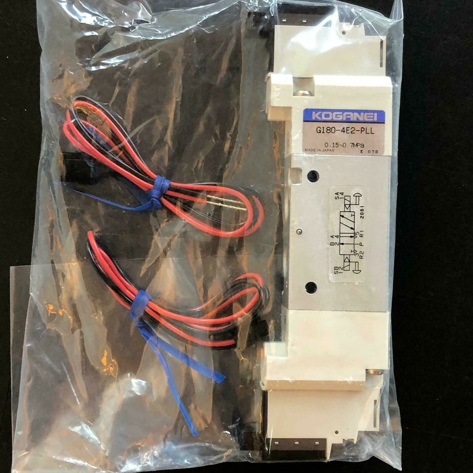 [LOT OF 2] NEW - KOGANEI G180-4E2-PLL Solenoid Valve