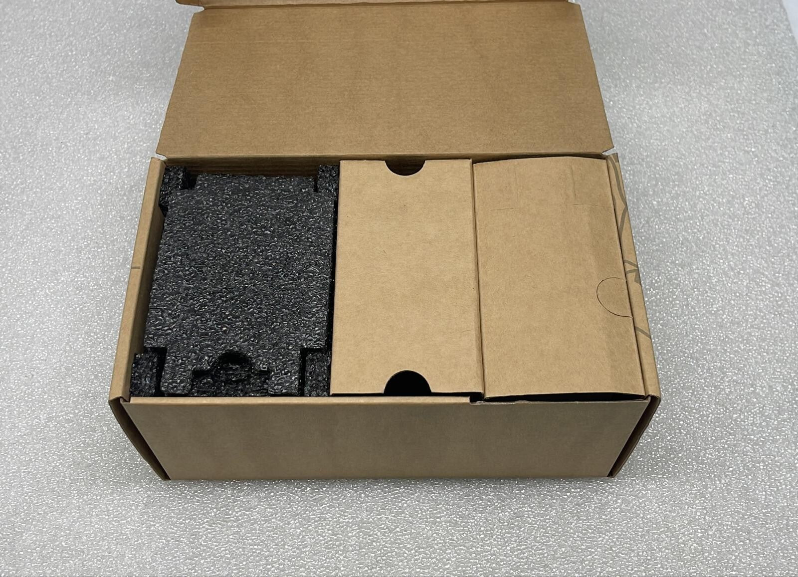 NEW - KRAMER PT-102VN  Composite Video Distribution Amplifier P/N 90-102090