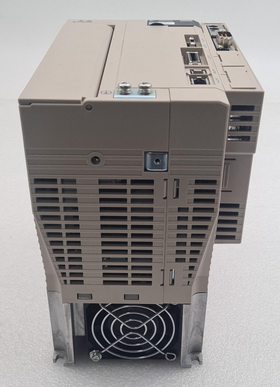 Yaskawa Servopack SGDV-120AE1A008000 200V AC servo drive with front control panel and industrial connectors