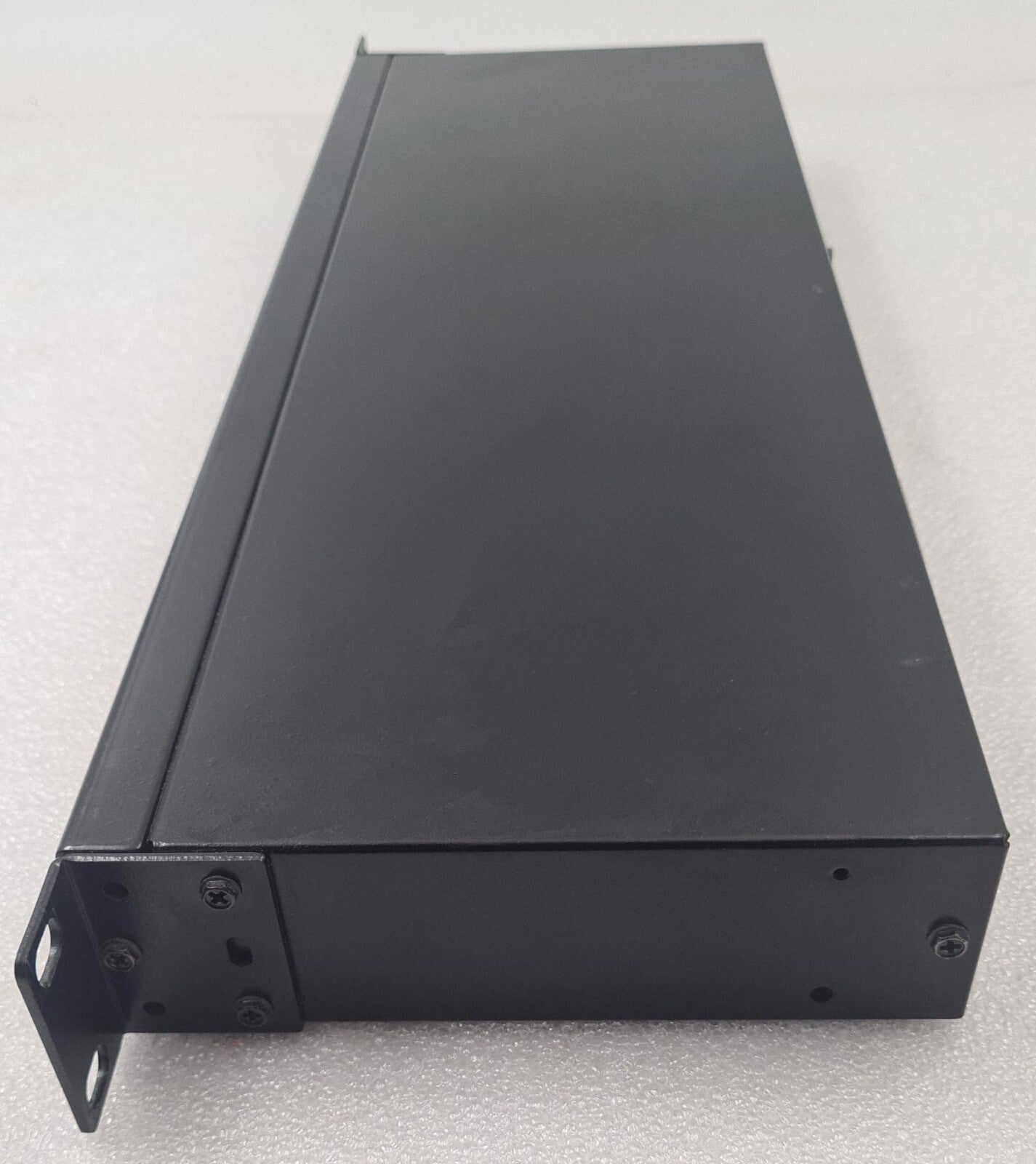 ATEN MASTER VIEW 8-PORT PS/2-USB KVM ip on the NET CS1708i KVMP Switch **AS-IS**
