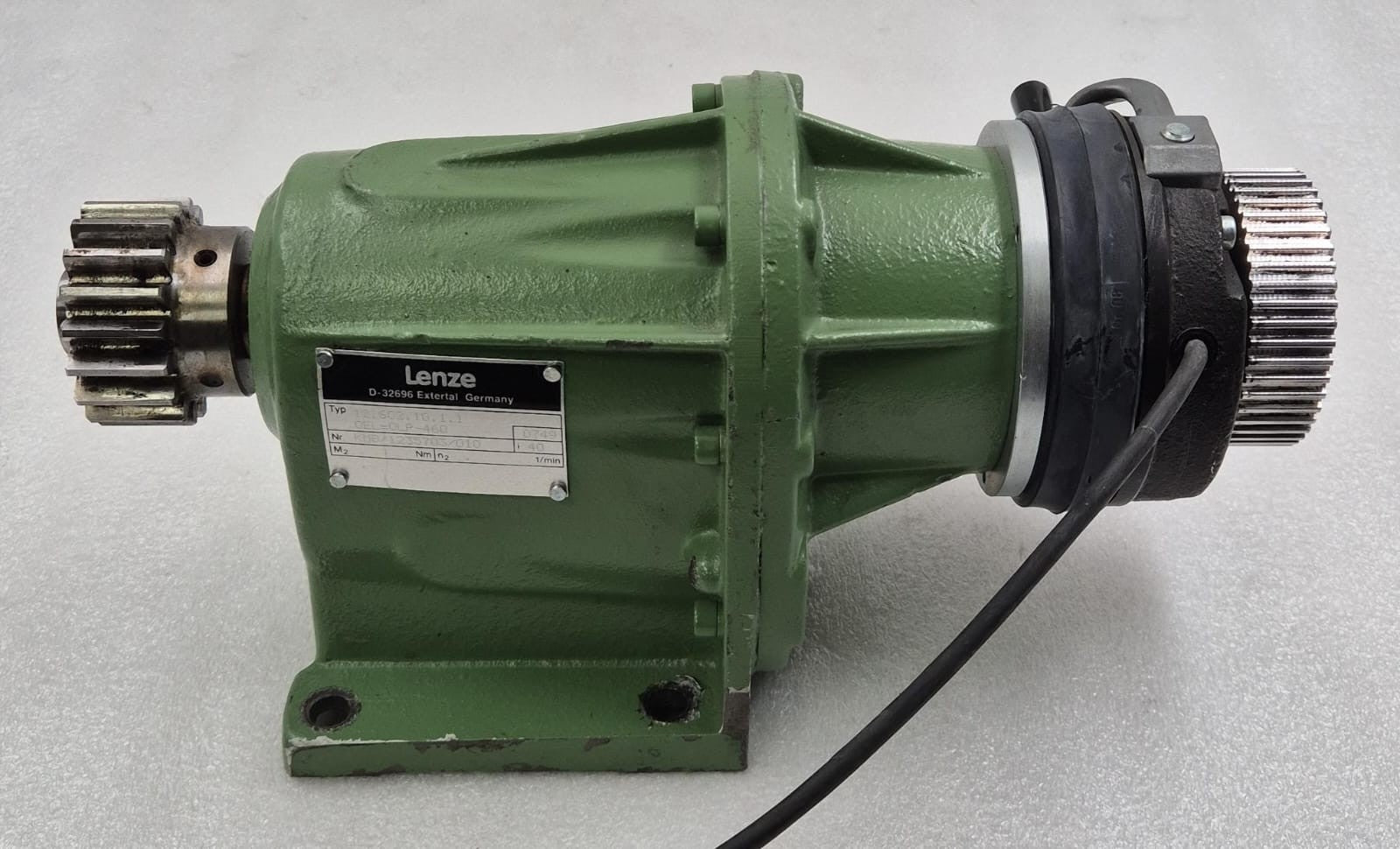 Lenze 12.602.10.1.1 OEL=CLP-460 MOTOR GEAR REDUCER i=40 W/ INTORQ BFK458-08N