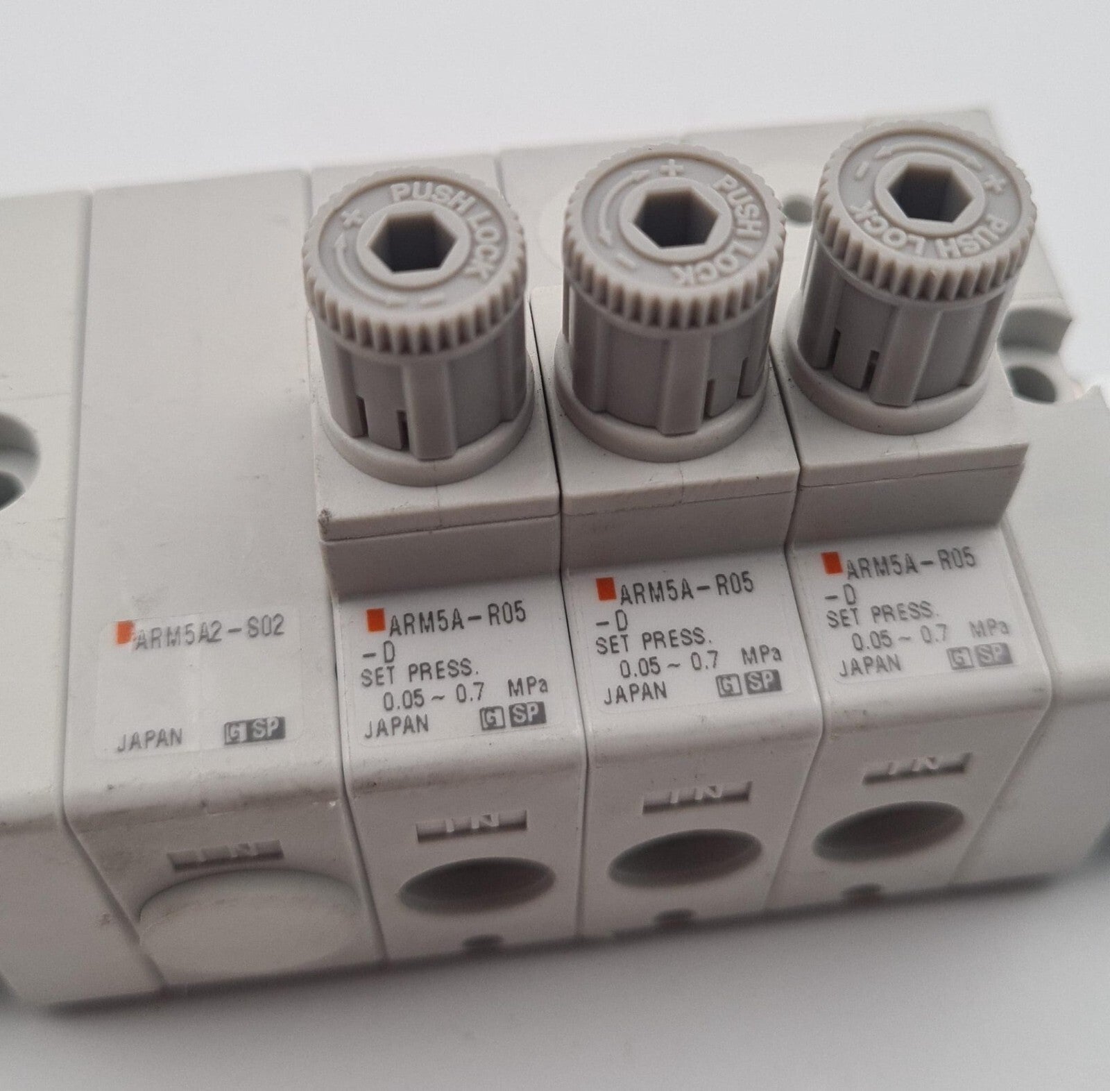 SMC Pneumatic MANIFOLD Valve ARM5AB2-310-D / ARM5A2-S02 / 3* ARM5A-R05-D