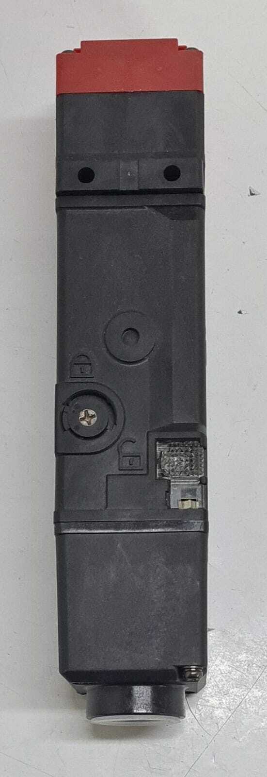 OMRON D4SL-N4NFG-D GUARD LOCK SAFETY DOOR SWITCH